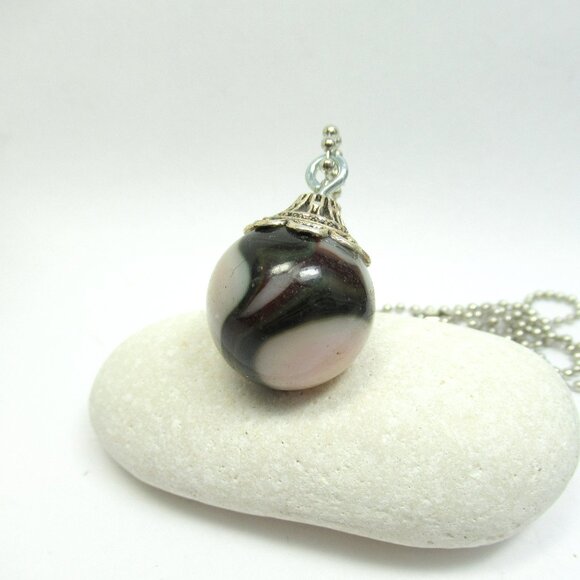 Vintage Uranium glass marble pendant - Picture 2 of 15